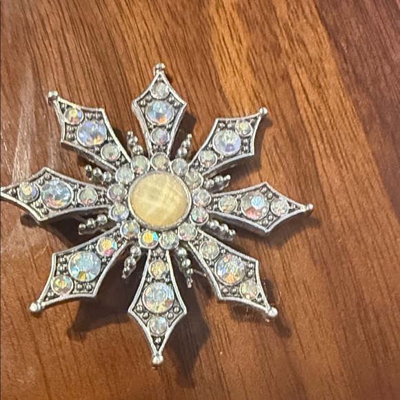VTG KC Kenneth Cole 8 point aurora Borealis starburst brooch pin 2 1/4” - Picture 1 of 4